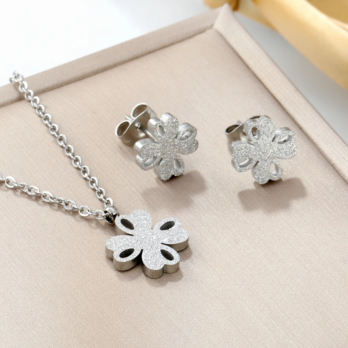 Luxury Water Drop Choker Necklace & Earrings Set – Stainless Steel Women’s Jewelry for Wedding & Special Occasions